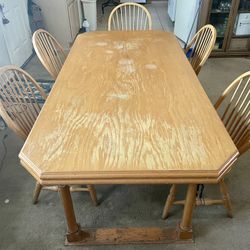 Solid Wood Dinning Table and Chairs 