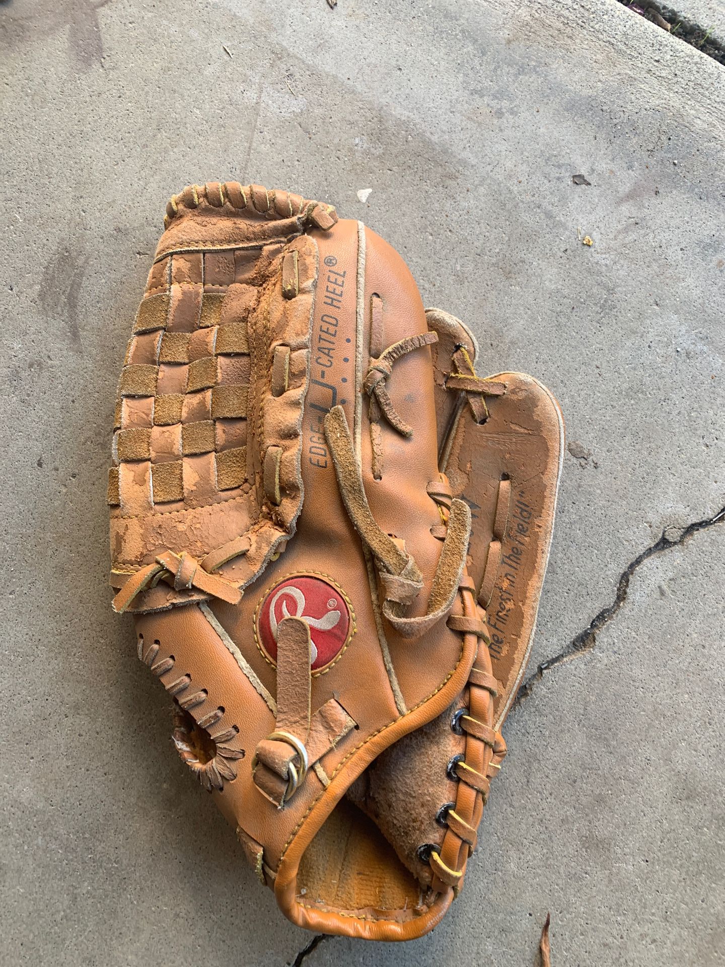 Rawlings ball glove