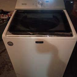 So Maytag Washer And It Does Work Very Good People Keep Asking Me Does It Work Of Course It Works I Have I Put It On Offer Up Why Wouldn't I Not Do Th