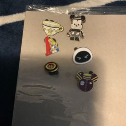 Disney Pins Alice In Wonderland Disney trading pin tea cup hidden Mickey DISNEY 2013 VINYLMATION TRADING PIN CLASSIC BLACK & WHITE MICKEY MOUSE