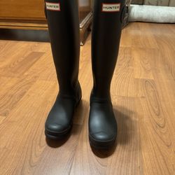 Women’s Size 7 Hunter Rain Boots Matte Black