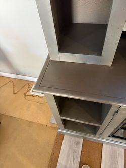 Entertainment center
