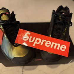 Supreme Nike Air Zoom Courtposite