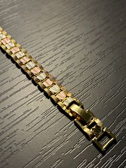 Gold Laminated Heart Link Bracelet