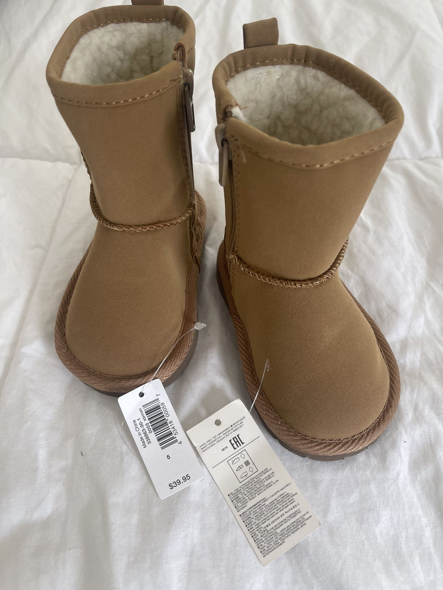 Brand New Gap Infant Boots Size 5