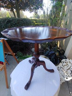 ANTIQUE PIECRUST TABLE