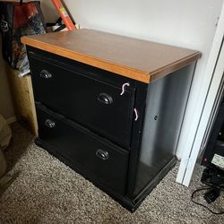 Heavy File Cabinet With Locking Drawer
