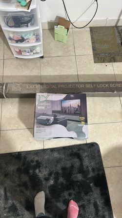 LX Smart Projector and Screen