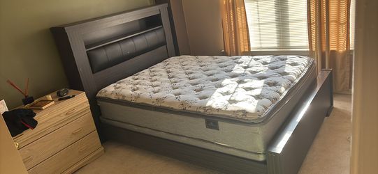 Mahogany Brown Queen Size Bed Frame with Mattress and Box Spring
