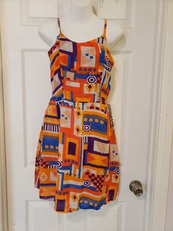 Junior's Dress Size Medium Runs Small
