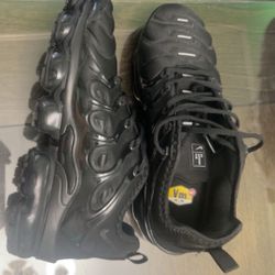 Triple Black Nike Sz 10