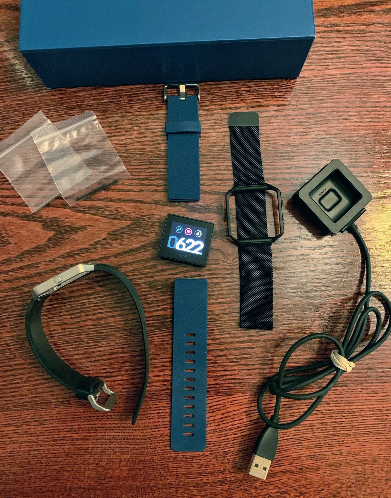 FitBit Blaze - 3 Bands, charger and extra pins