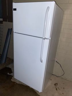 Frigidaire refrigerator like new