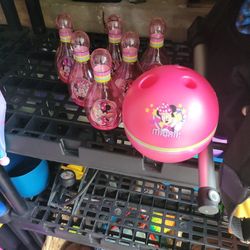 Minnie Mouse Bowling Game