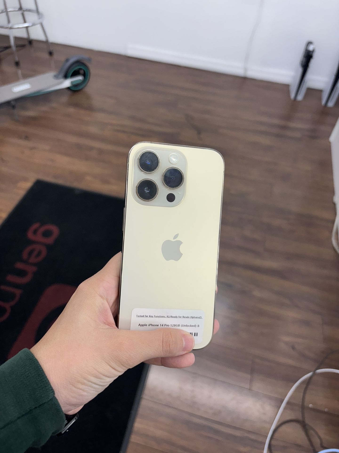 iPhone 14 Pro Unlocked 128gb $99