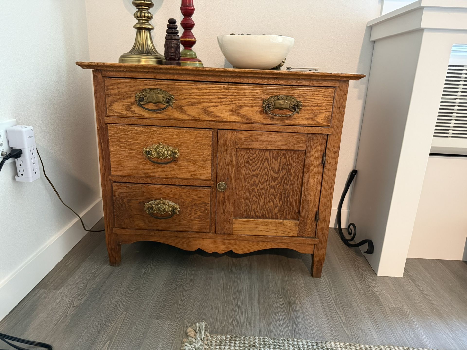 Sweet Antique Brass Lion Hardware Entry Side Table Dresser