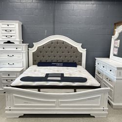 ‼️SOLID WOOD‼️ Beautiful King Bedroom Set Only $2599.00!!