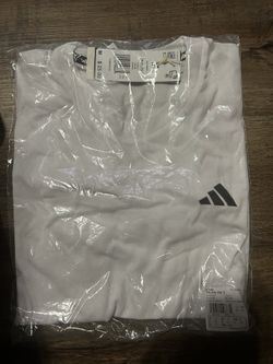 🏋️‍♂️ adidas Men’s Essentials Training Tee – WHITE, M – SEALED & NEW! 🏋️‍♂️