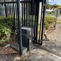 Sliding or swing electric gate slow or noisy? I handle all movement problems