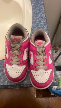 Nikes toddler shoes