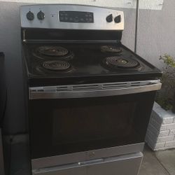  4 burners 5.0-cu ft Freestanding Electric Range