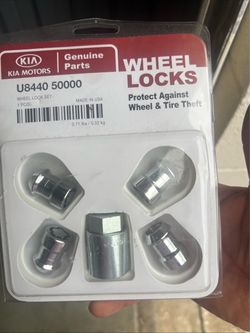 OEM KIA Wheel Lock Set Lug Nuts