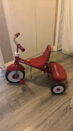 Radio Flyer Kids Tricycle