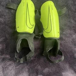 Nike Charge Youth Soccer Shin Guards