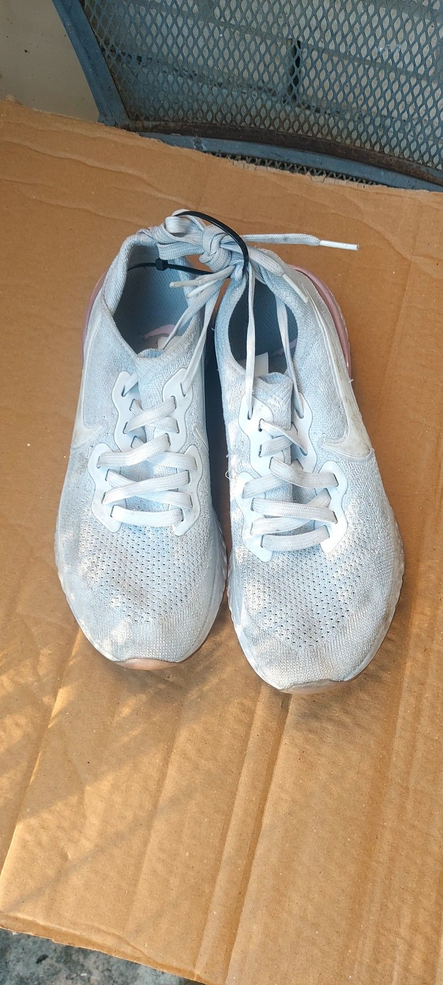 Nike Epic React Flyknit 2 BQ8927-101 Sneakers Shoes Women's Size 8.5