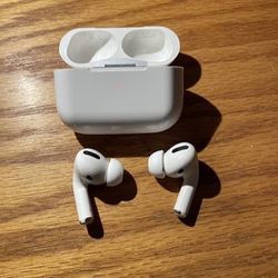 Apple AirPod Pros Comes With wireless Charger