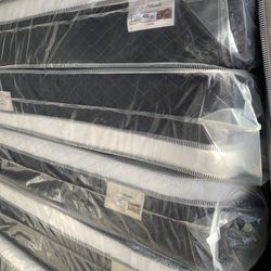 🌟✨Mattress Pillow Top All Sizes ✨🌟 ☑️ 12” inches tall 🟦All sizes 🛏💤 🟩Same day delivery available🚛 🟠Queen sizes 🟡Full sizes 🟢Twin sizes 🔵