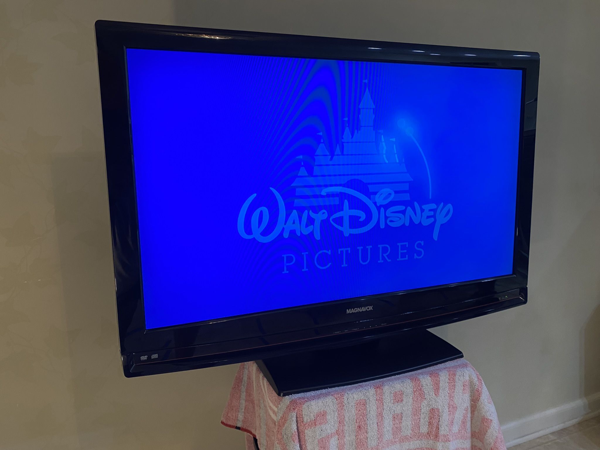 37” Magnavox Tv with DVD player