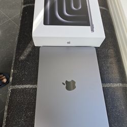 New 2023 MacBook Pro A2918 M3 14" Screen,8gb RAM, 1TB  SSD for Excellent Sale Or Iphone Trade In