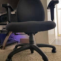 $25 Computer chair/ keyboard