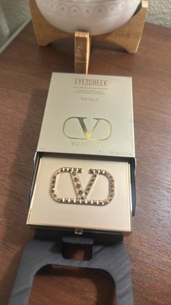 Valentino Eye2Cheek Dual-Use Blush & Eyeshadow – The Gold
