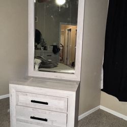 3 Drawer With Mirror 