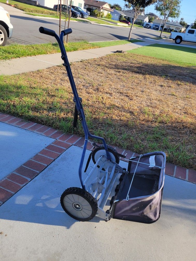 Manual Push Behind Reel Lawn Mower Rarely Used!