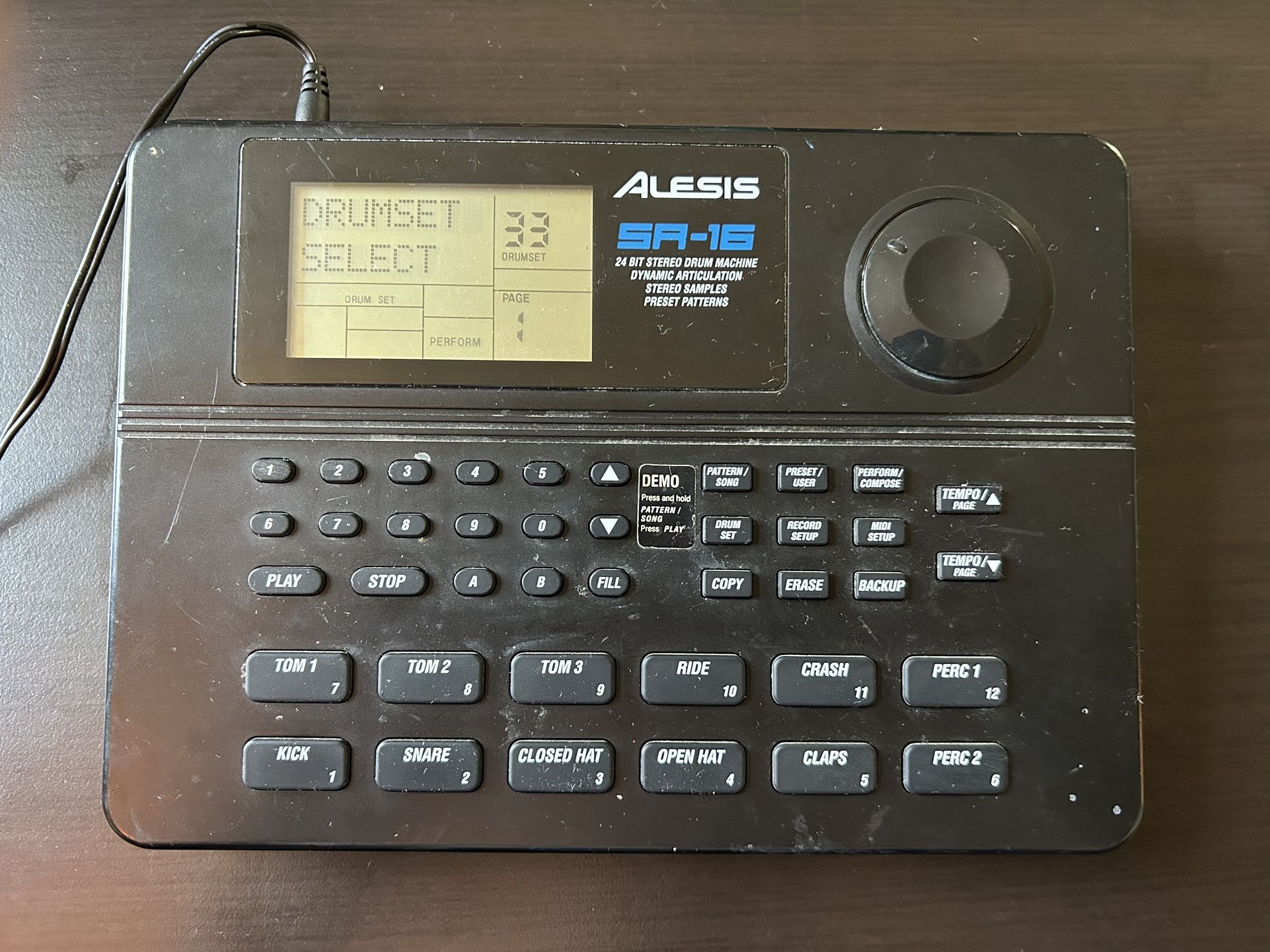 Alesis SR 16 Drum Machine