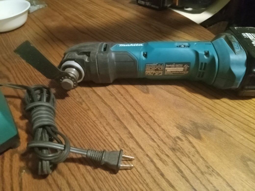 Makita XM703 Buzz Saw &1/4"impact