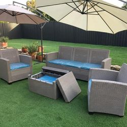 Outdoor pool/patio chairs 