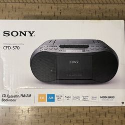 Sony CFD-S70. CD, Cassette, FM/AM Boombox. New In Box READ DESCRIPTION