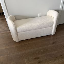 Rounded Bench Cream Faux Shearling