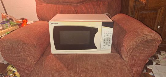 Microwave Oven  -Magic Chef