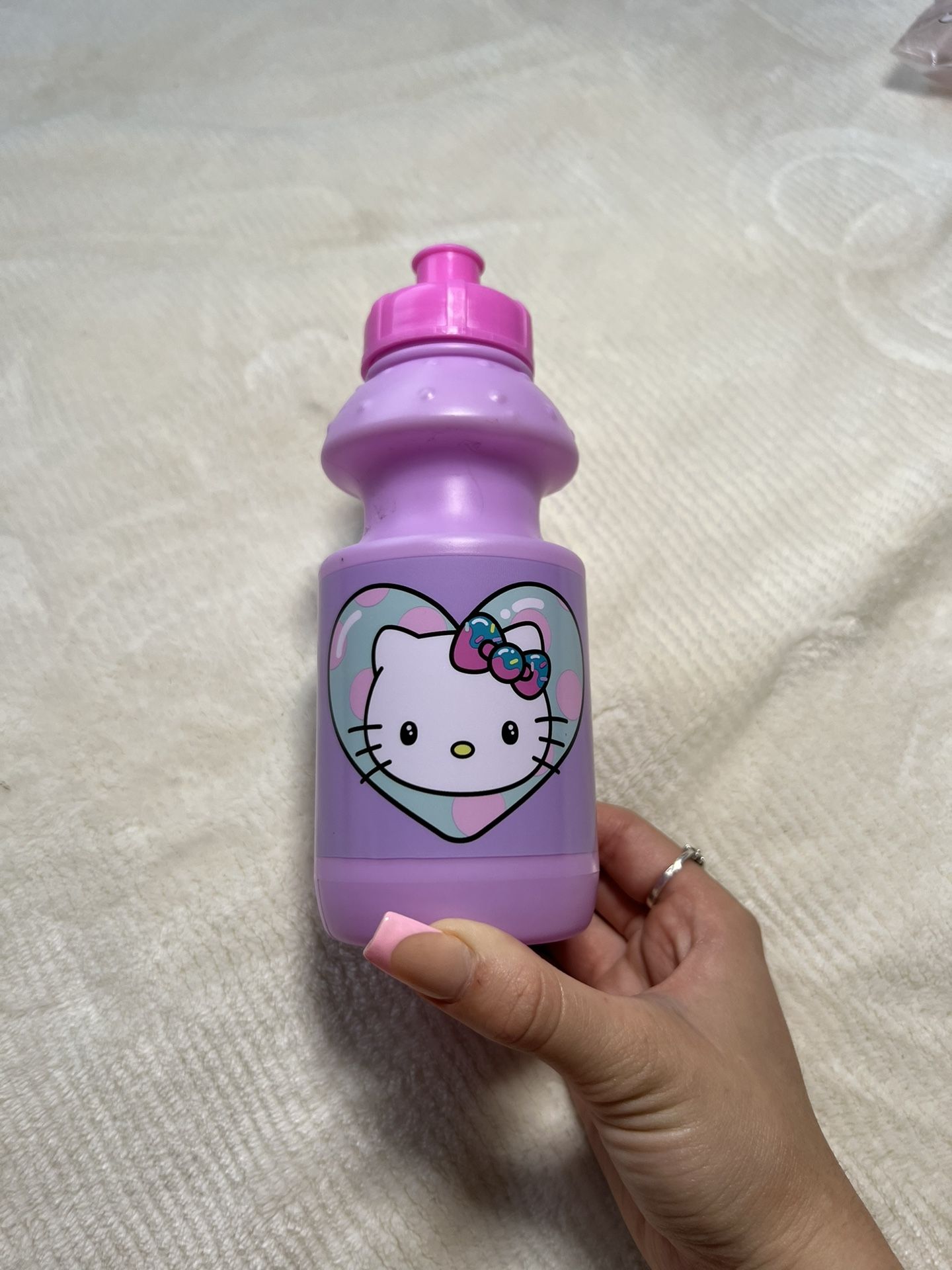Hello Kitty Kids Water Bottle !