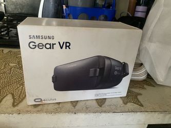 Samsung Gear VR Headset w/ Original Box & Accessories – Like New