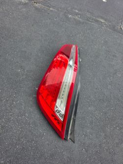 Jaguar XJ Driver Tail light