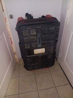 Milwaukee pack out toolbox