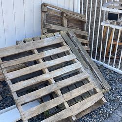 Free wood pallets