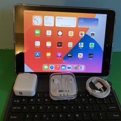 Apple IPad 5th Generation (9.7” Retina Display/Touch ID /latest IOS 15) 32GB with Bluetooth keyboard & Accessories (works perfect)