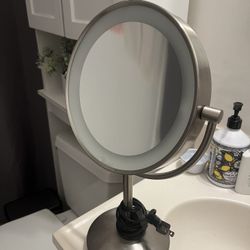 Light Up Makeup Mirror 